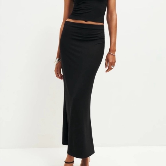 Reformation Adalynn Knit Two Piece Set in Black - Size  - Medium (B978) - Picture 10 of 11